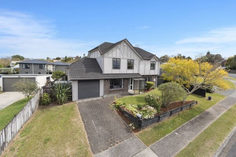 Photo of property in 6 Houhere Place, Pukete, Hamilton, 3200