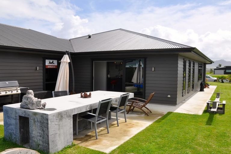 Photo of property in 21 Surfers Avenue, Waihi Beach, 3611