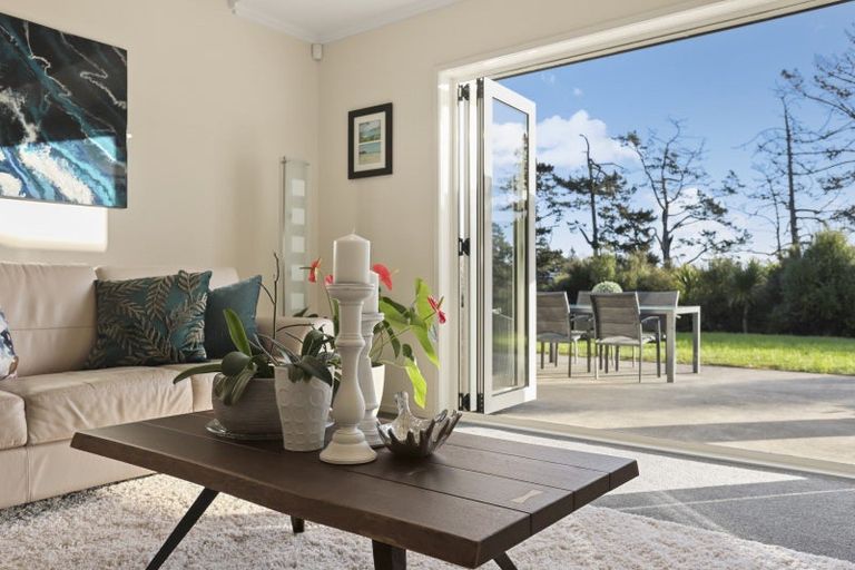 Photo of property in 43a Terry Smyth Drive, Kumeu, 0892