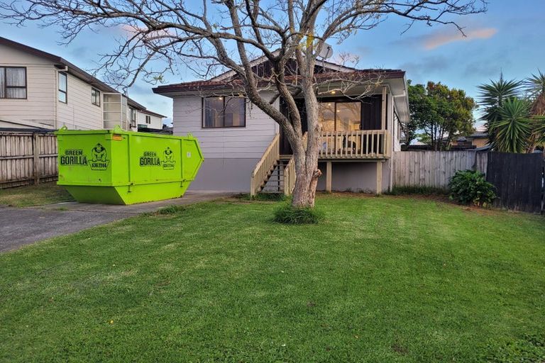 Photo of property in 2/8 Myna Place, Weymouth, Auckland, 2103
