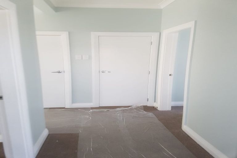 Photo of property in 37 Tauhinu Road, Miramar, Wellington, 6022