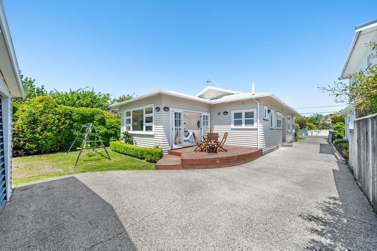 Photo of property in 9 Cudby Street, Woburn, Lower Hutt, 5011