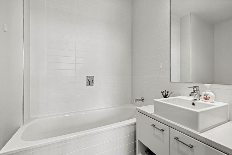 Photo of property in Sentinel Apartments, 1605/3 Northcroft Street, Takapuna, Auckland, 0622