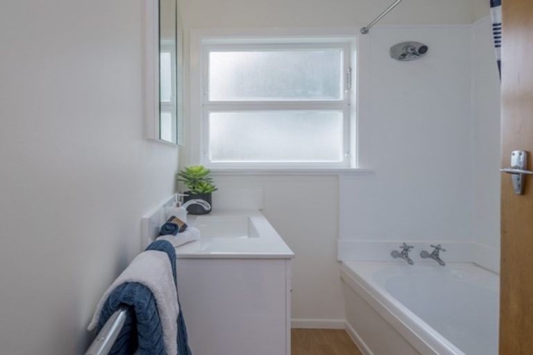 Photo of property in 8 Mersey Street, Levin, 5510