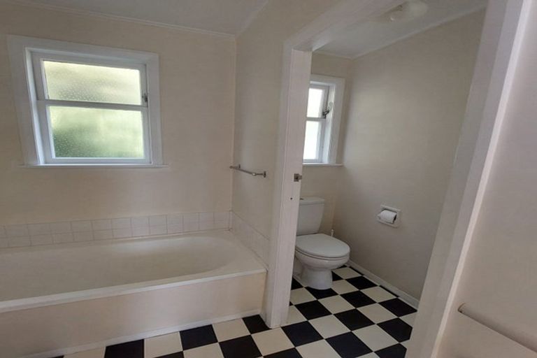 Photo of property in 85a Seatoun Heights Road, Seatoun, Wellington, 6022