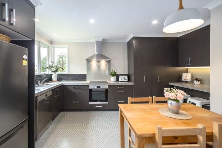 Photo of property in 21 Brooklyn Road, Carterton, 5713