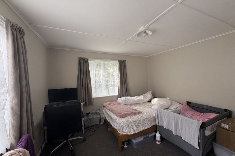 Photo of property in 92 Kowhai Street, Naenae, Lower Hutt, 5011