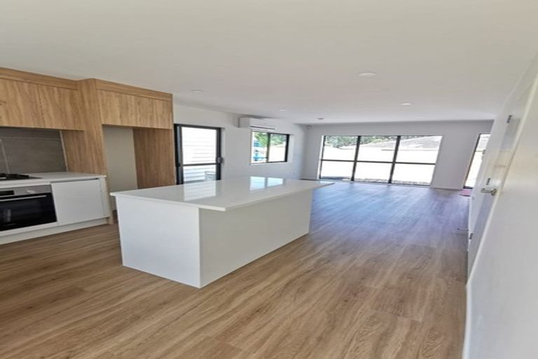 Photo of property in 11b Regency Place, Sunnynook, Auckland, 0632