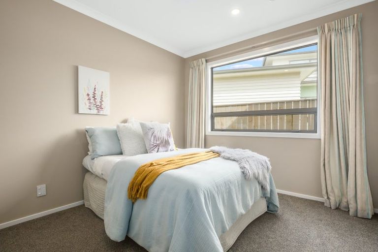 Photo of property in 15 Sue Dow Lane, Aotea, Porirua, 5024