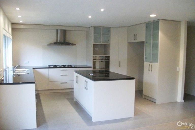 Photo of property in 22 Terrasini Drive, Flat Bush, Auckland, 2019