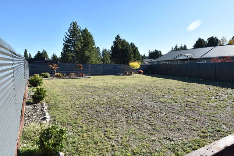 Photo of property in 33 Irishman Drive, Twizel, 7901