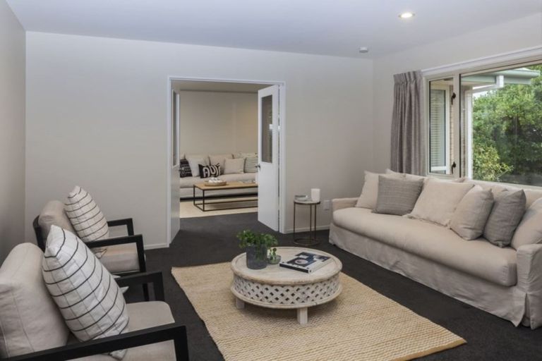 Photo of property in 19 Thornwood Place, Redwood, Christchurch, 8051