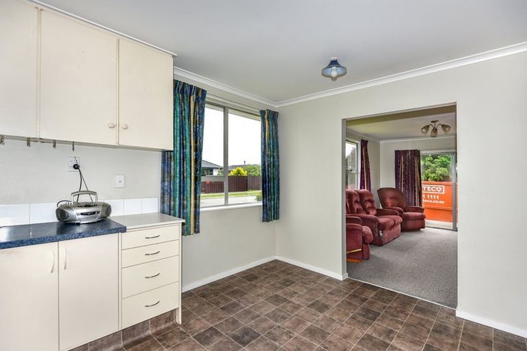 Photo of property in 2 Hurst Place, Parklands, Christchurch, 8083
