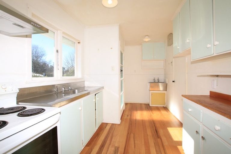 Photo of property in 12 La Rosa Street, Green Bay, Auckland, 0604