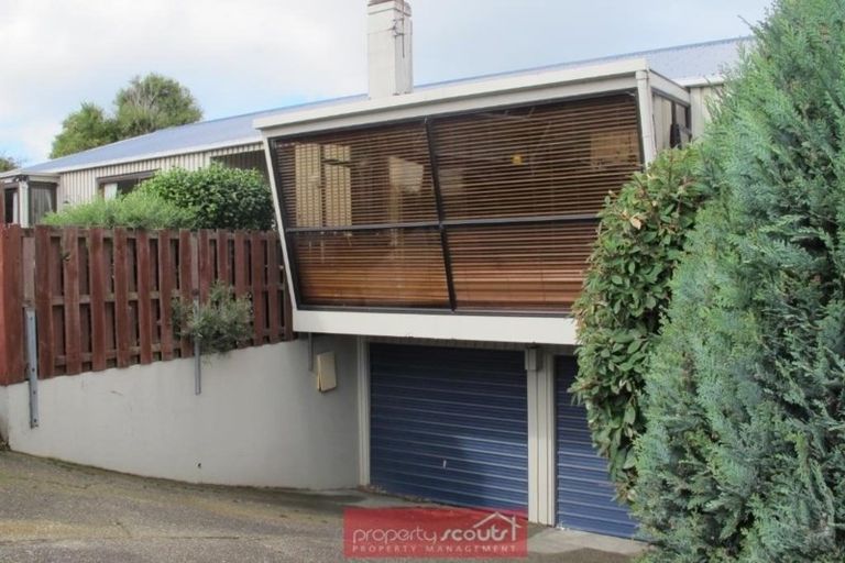 Photo of property in 122 Larnach Road, Vauxhall, Dunedin, 9013