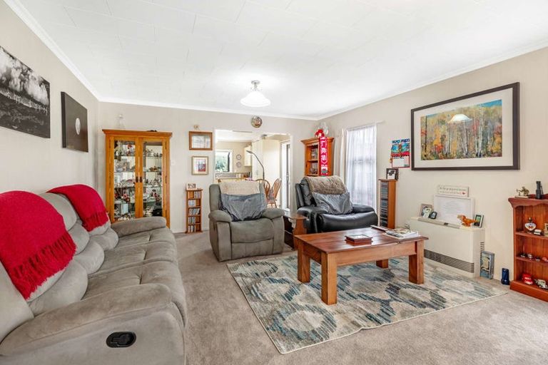 Photo of property in 5 Chertsey Court, Roslyn, Palmerston North, 4414