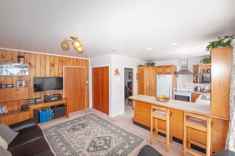 Photo of property in 27 Cranwell Street, Churton Park, Wellington, 6037