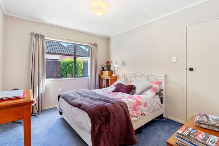 Photo of property in 5 Sheraton Place, Redwood, Christchurch, 8051