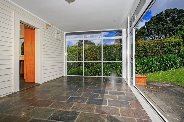 Photo of property in 118 Queen Street, Northcote Point, Auckland, 0627