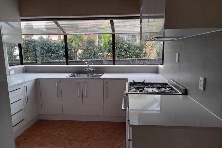 Photo of property in 2/62 Weymouth Road, Manurewa, Auckland, 2102