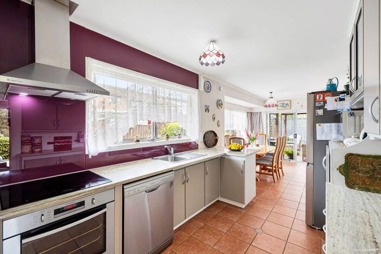 Photo of property in 16 Kurnell Drive, Botany Downs, Auckland, 2010