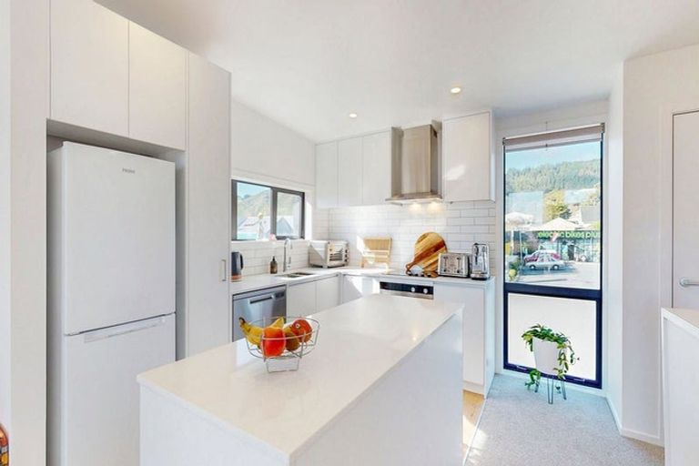 Photo of property in 43 Houhere Street, Paraparaumu, 5032