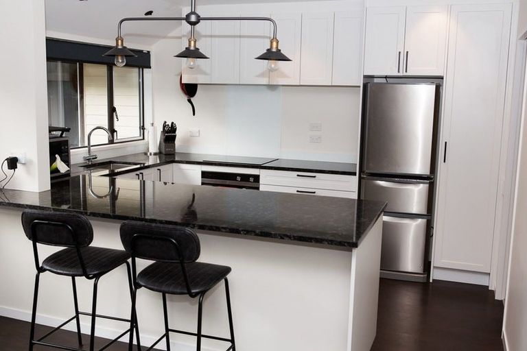 Photo of property in 8 Burma Road, Khandallah, Wellington, 6035