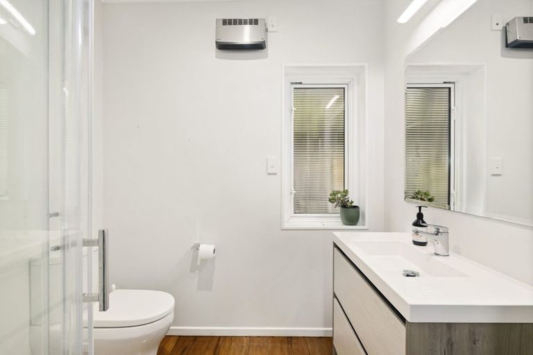 Photo of property in 107 Karori Road, Karori, Wellington, 6012