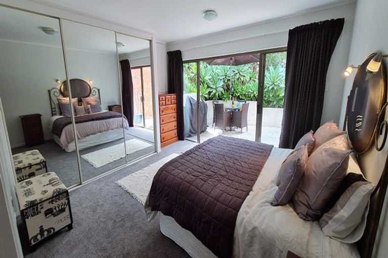 Photo of property in 43 Sharon Road, Waiake, Auckland, 0630