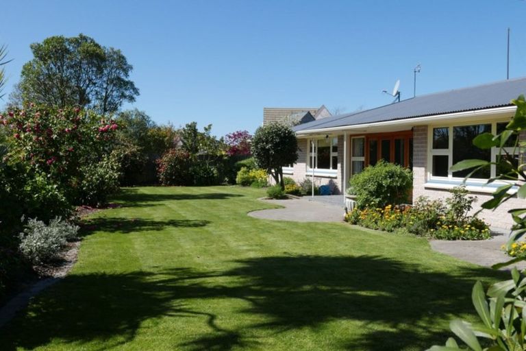 Photo of property in 8 Dellow Place, Spreydon, Christchurch, 8024