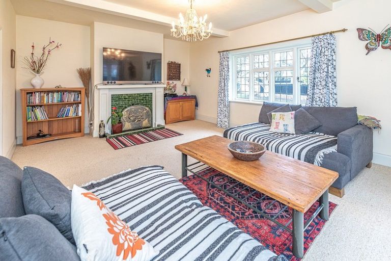 Photo of property in 11 Selwyn Crescent, College Estate, Whanganui, 4500