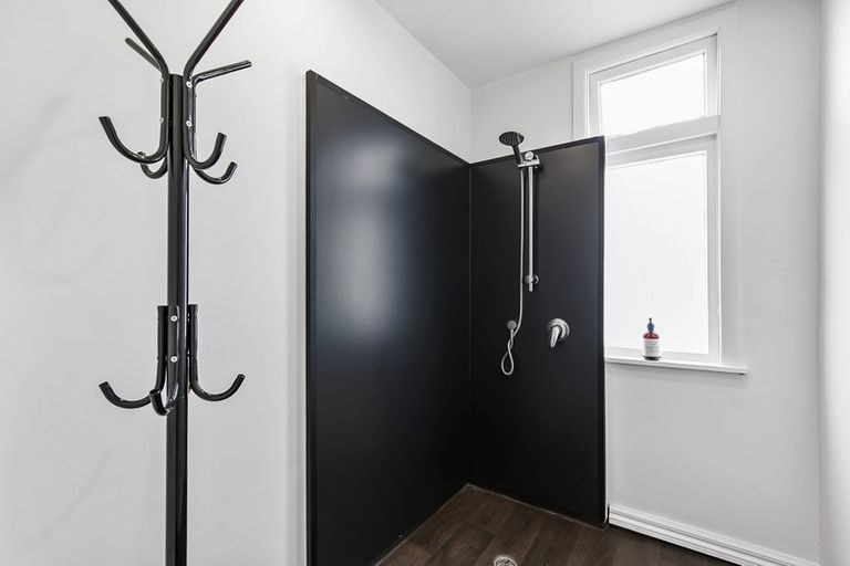 Photo of property in 142 Titirangi Road, New Lynn, Auckland, 0600