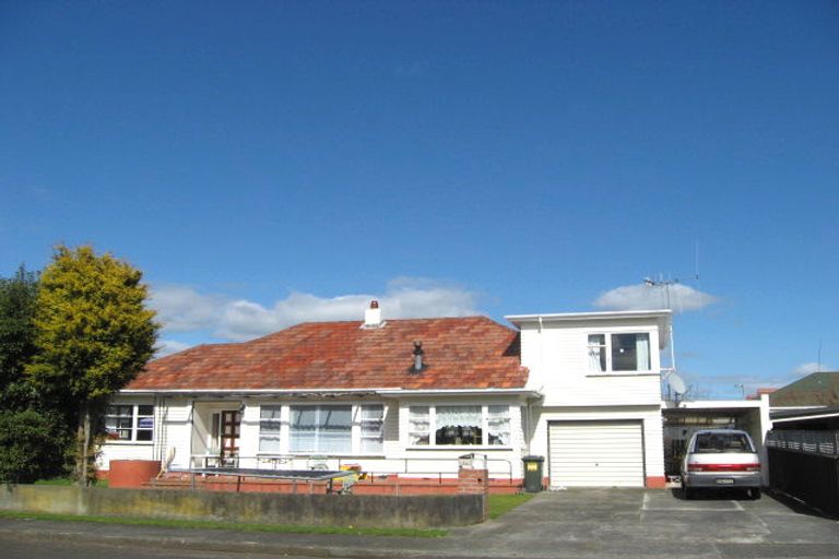 Photo of property in 42 Saint Annes Street, Levin, 5510