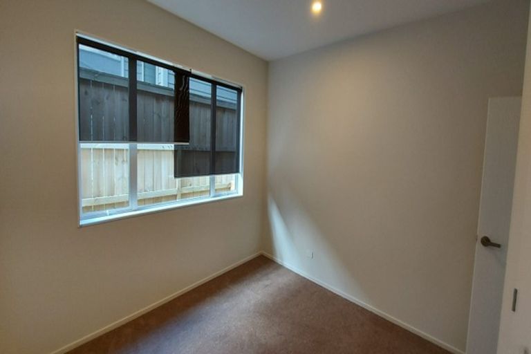 Photo of property in 8 Barrique Road, Kumeu, 0810
