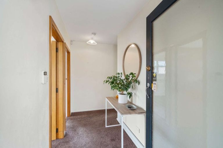 Photo of property in 39 Lake Terrace Road, Burwood, Christchurch, 8061