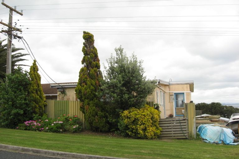 Photo of property in 1440 Whangaparaoa Road, Army Bay, Whangaparaoa, 0930