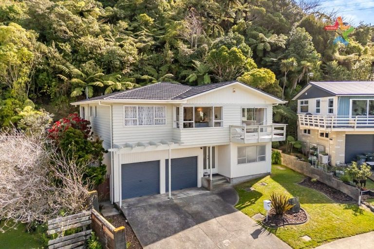 Photo of property in 111 Tirohanga Road, Tirohanga, Lower Hutt, 5010