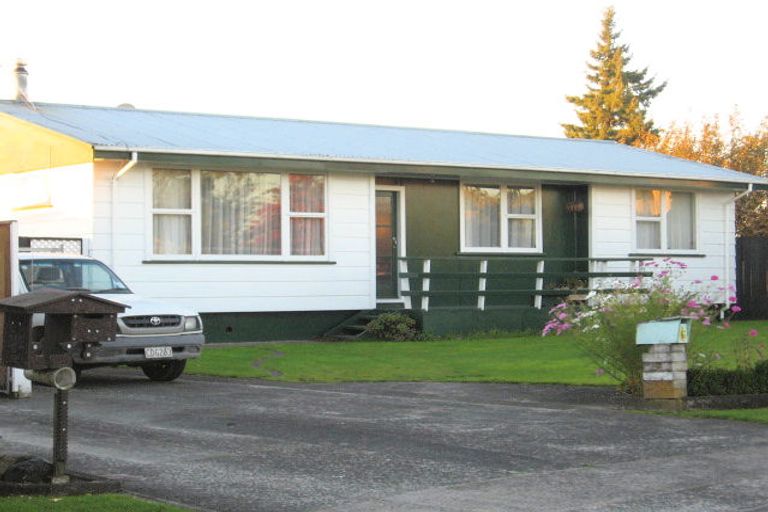 Photo of property in 6 Ngatuku Place, Tokoroa, 3420