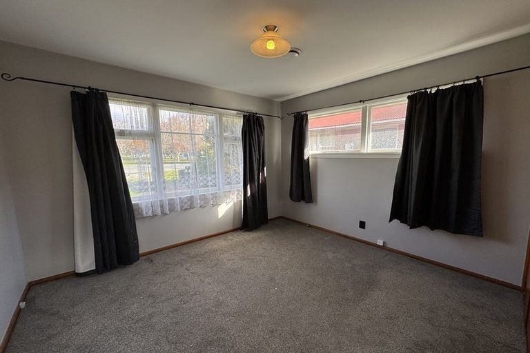 Photo of property in 588 Harewood Road, Harewood, Christchurch, 8051