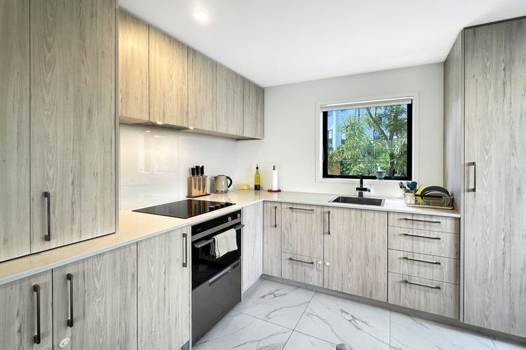 Photo of property in 3/4 Johnston Grove, Taita, Lower Hutt, 5011