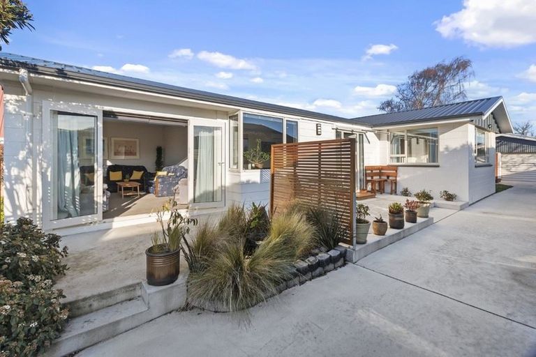 Photo of property in 143 Queenspark Drive, Parklands, Christchurch, 8083