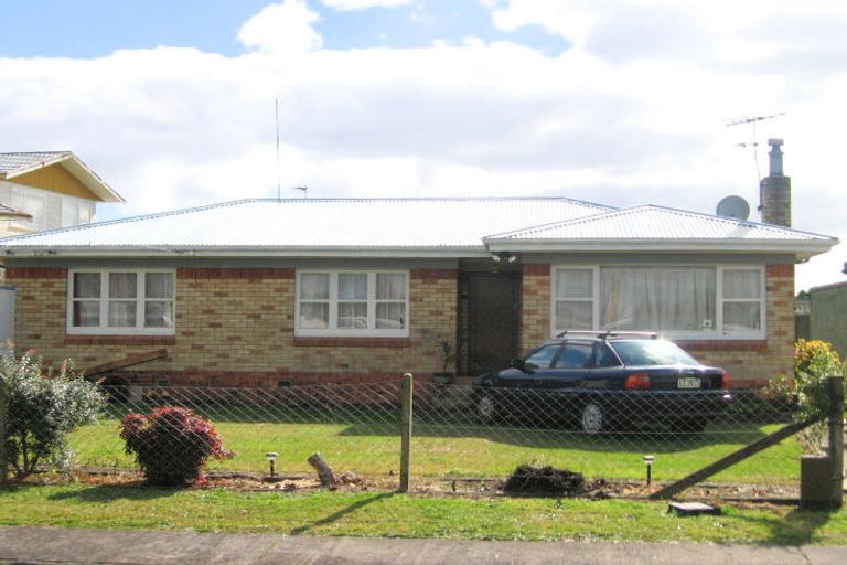 Photo of property in 1/5 Campbell Place, Papakura, 2110