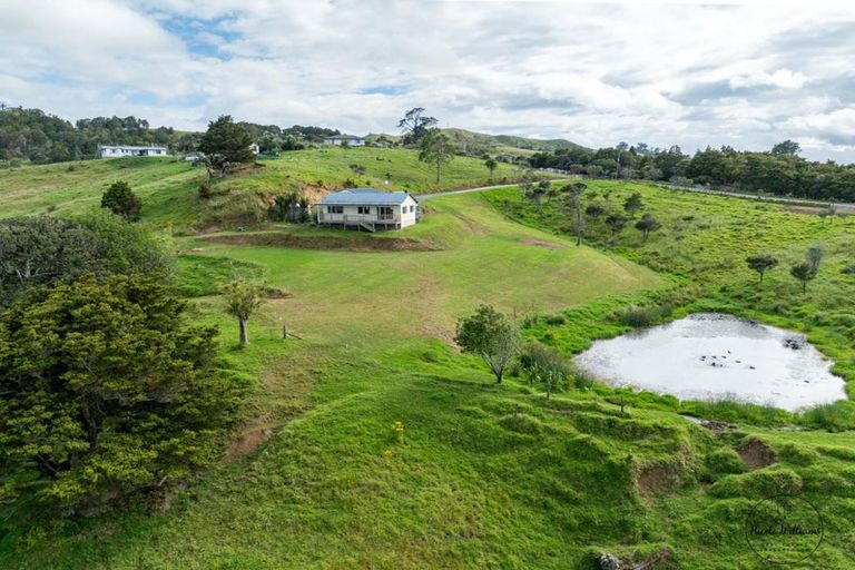 Photo of property in 134 Heatley Road, Whakapirau, Maungaturoto, 0583