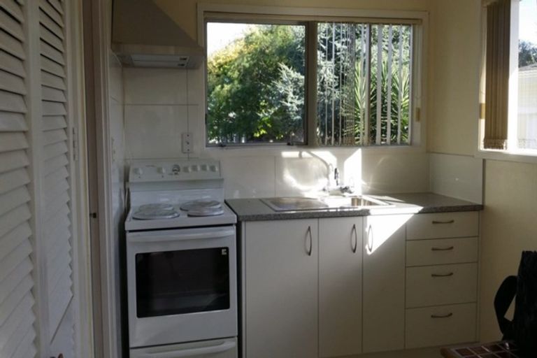 Photo of property in 2/6 Hedge Row, Sunnyhills, Auckland, 2010