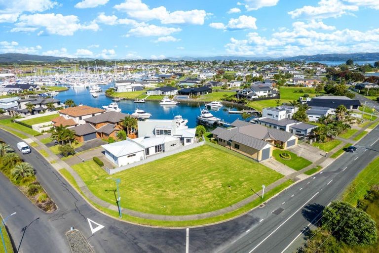 Photo of property in 2 Rauiri Drive, One Tree Point, 0118