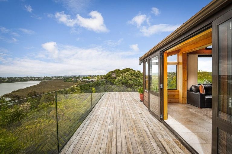 Photo of property in 143 West Harbour Drive, West Harbour, Auckland, 0618