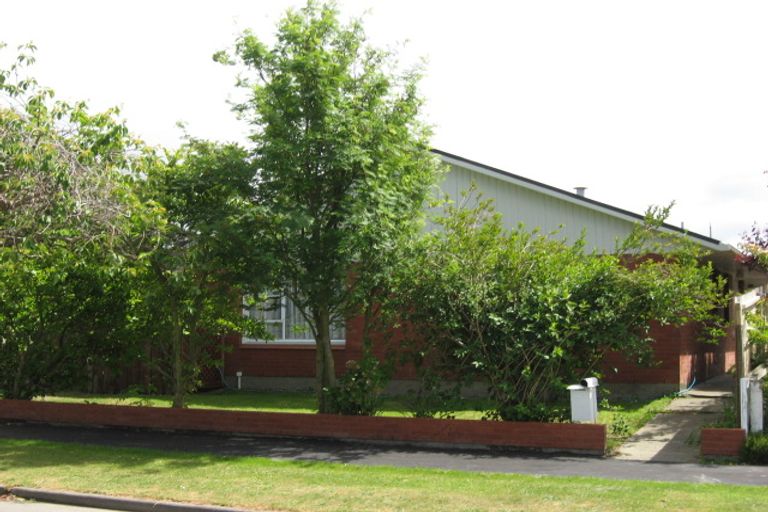 Photo of property in 1/28 Rosedale Place, Avonhead, Christchurch, 8042