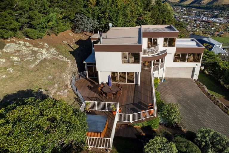 Photo of property in 210 Cannon Hill Crescent, Mount Pleasant, Christchurch, 8081