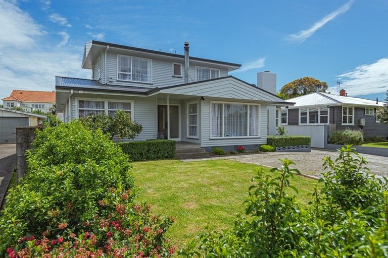 Photo of property in 10 Parkland Crescent, Terrace End, Palmerston North, 4410