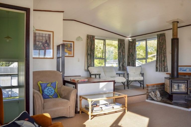 Photo of property in 33 Kuku Avenue, Mahia, 4198